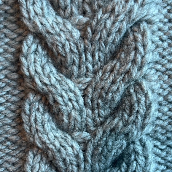🔘 Gray cowl cable knit scarf 🔘 - Picture 3 of 3